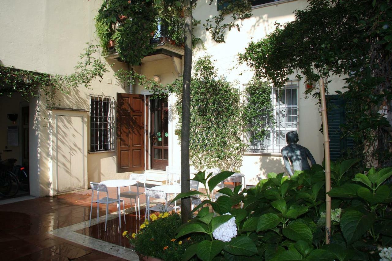 B&B Casa Dei Poeti Mantova Exterior photo