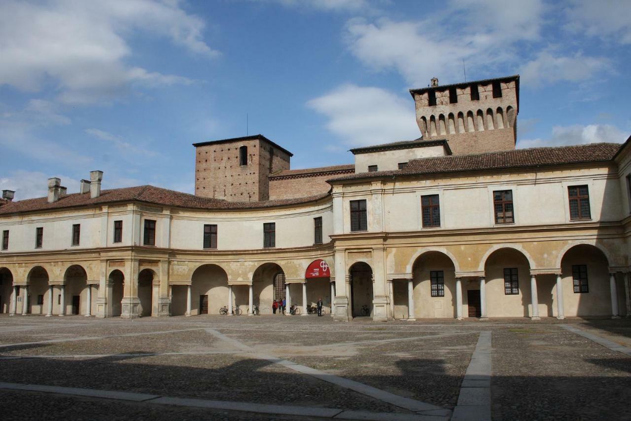 B&B Casa Dei Poeti Mantova Exterior photo