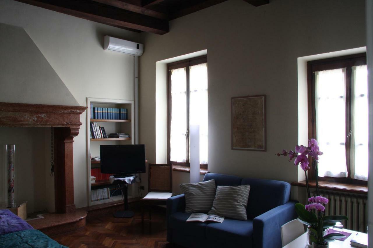 B&B Casa Dei Poeti Mantova Exterior photo